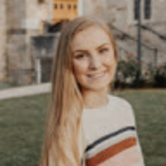 Meet your Posher, Claire - Picture 1 of 1